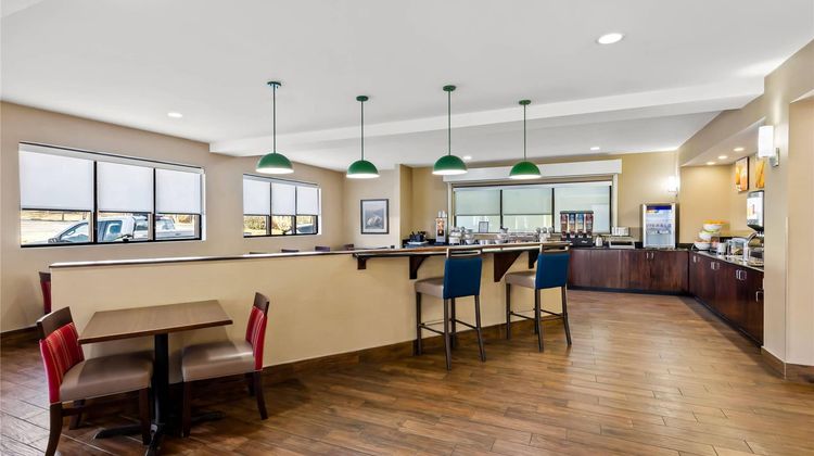 Comfort Suites Salem Restaurant