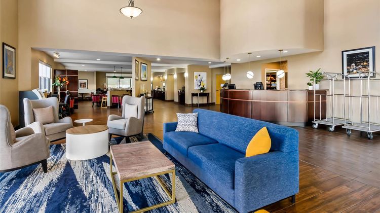 Comfort Suites Salem Lobby