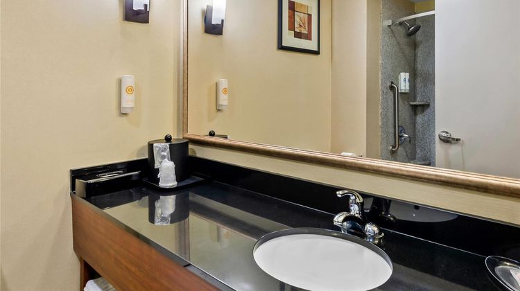 Comfort Suites Salem Room
