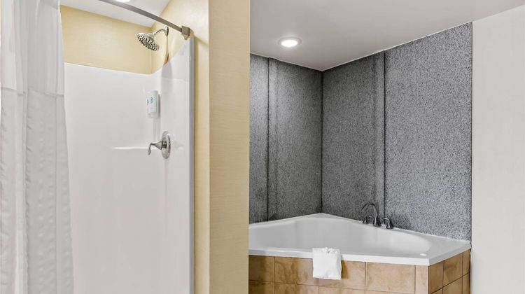 Comfort Suites Salem Room