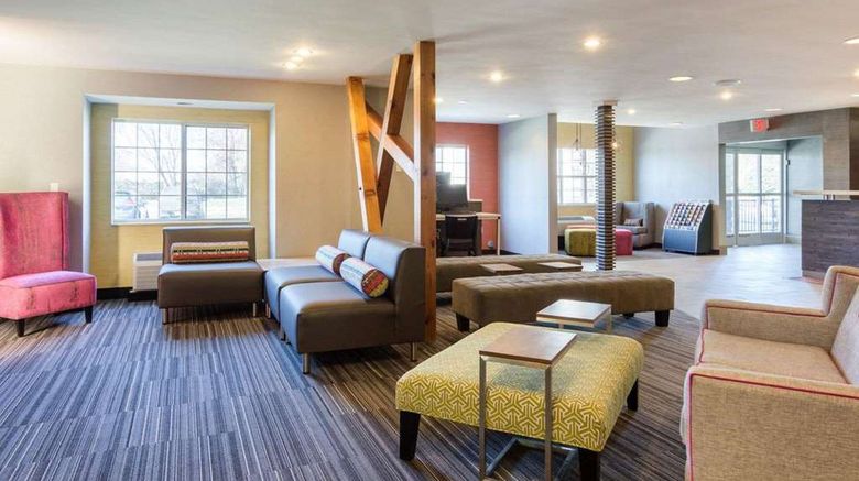 <b>Quality Inn & Suites, Ashland Lobby</b>. Images powered by <a href="https://iceportal.shijigroup.com/" title="IcePortal" target="_blank">IcePortal</a>.