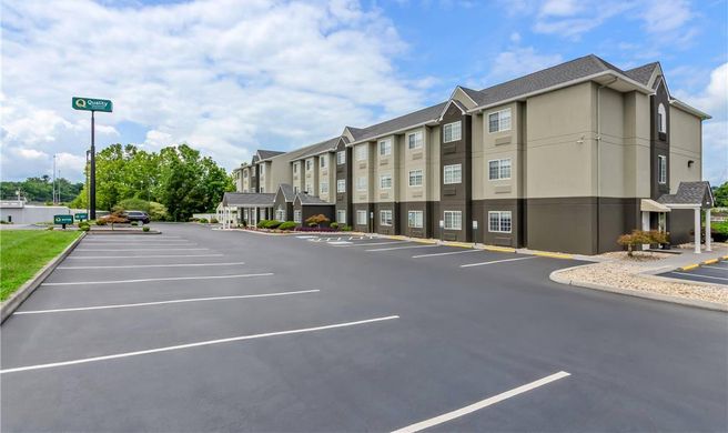 Quality Inn & Suites Bristol Exterior