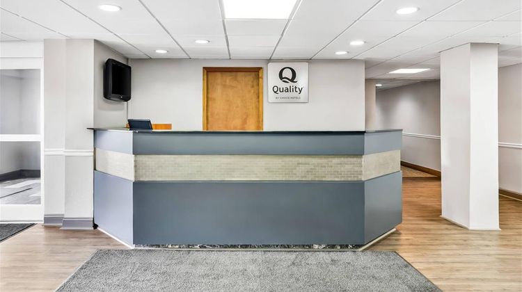Quality Inn & Suites Bristol Lobby
