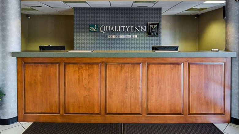 <b>Quality Inn Troutville Lobby</b>. Images powered by <a href="https://iceportal.shijigroup.com/" title="IcePortal" target="_blank">IcePortal</a>.