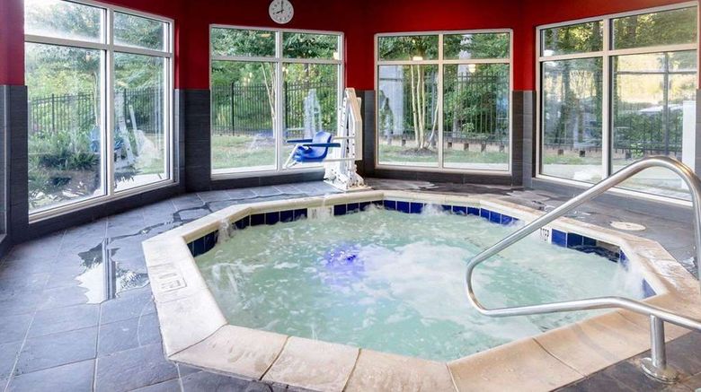 <b>Comfort Suites Historic Area Pool</b>. Images powered by <a href="https://iceportal.shijigroup.com/" title="IcePortal" target="_blank">IcePortal</a>.