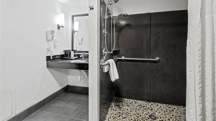 Comfort Suites Historic Area Room