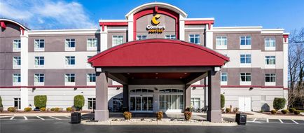Comfort Suites Historic Area Exterior