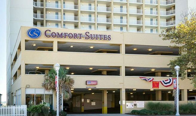 Comfort Suites Beachfront Exterior