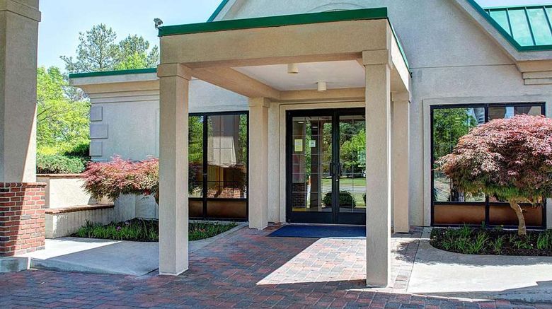 <b>Quality Inn North Exterior</b>. Images powered by <a href="https://iceportal.shijigroup.com/" title="IcePortal" target="_blank">IcePortal</a>.