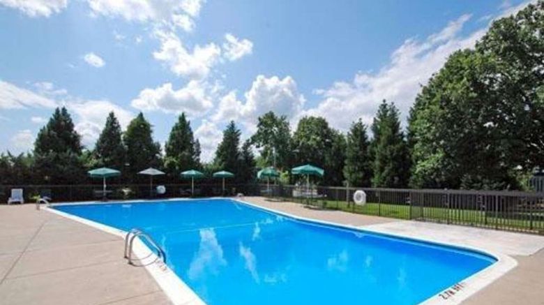 <b>Quality Inn North Pool</b>. Images powered by <a href="https://iceportal.shijigroup.com/" title="IcePortal" target="_blank">IcePortal</a>.