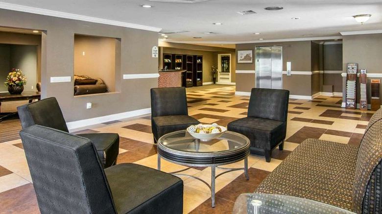 <b>MainStay Suites Williamsburg Lobby</b>. Images powered by <a href="https://iceportal.shijigroup.com/" title="IcePortal" target="_blank">IcePortal</a>.