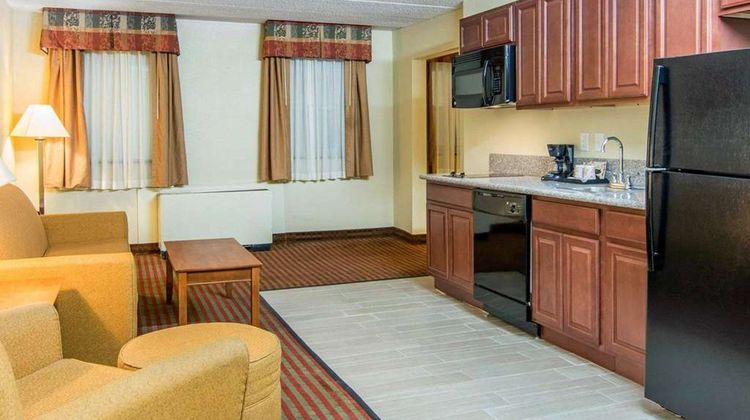 MainStay Suites Williamsburg Suite