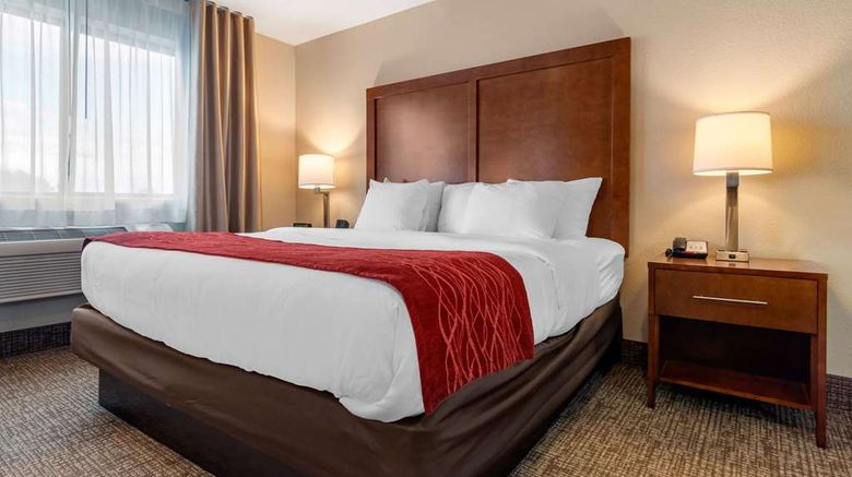 <b>Comfort Inn Suite</b>. Images powered by <a href="https://iceportal.shijigroup.com/" title="IcePortal" target="_blank">IcePortal</a>.