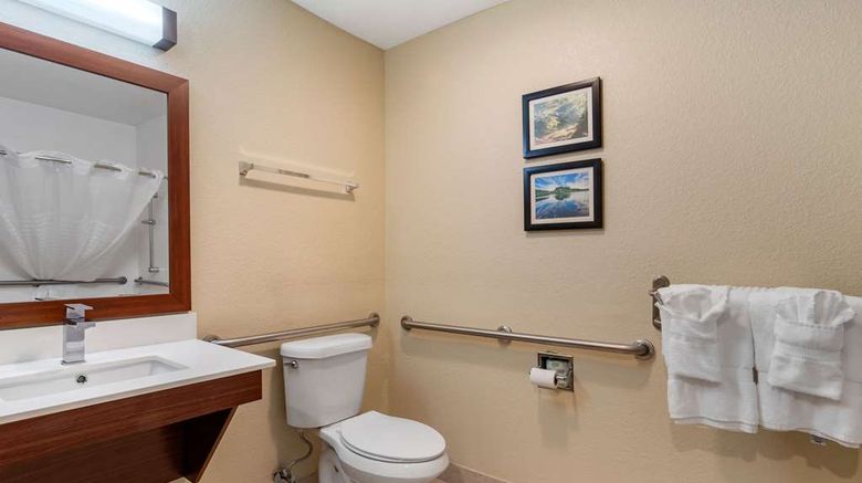 <b>Comfort Inn Room</b>. Images powered by <a href="https://iceportal.shijigroup.com/" title="IcePortal" target="_blank">IcePortal</a>.