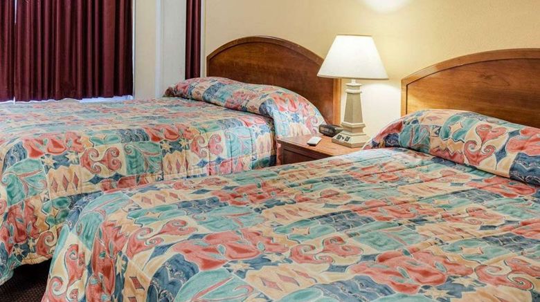 <b>Rodeway Inn Colonial Heights I-95 Suite</b>. Images powered by <a href="https://iceportal.shijigroup.com/" title="IcePortal" target="_blank">IcePortal</a>.
