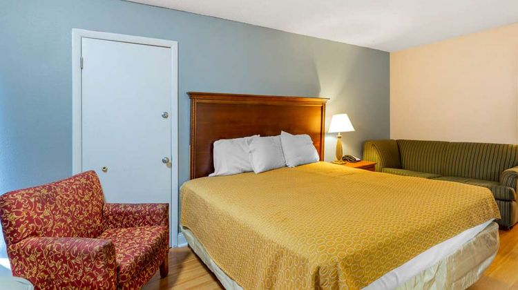 Rodeway Inn Colonial Heights I-95 Room