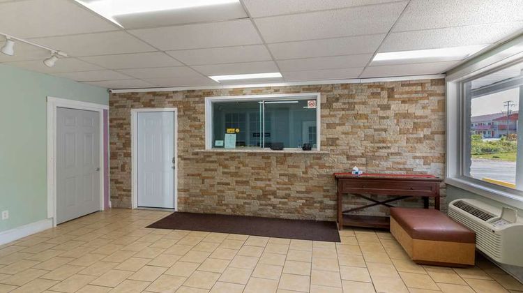 Rodeway Inn Colonial Heights I-95 Lobby