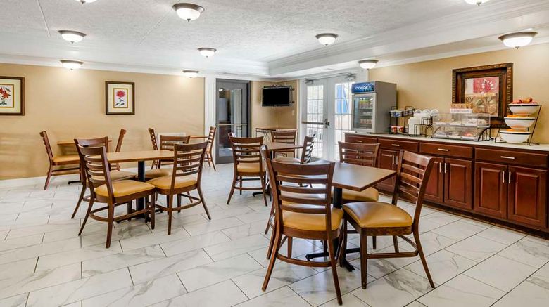 <b>Quality Inn near Martinsville Speedway Restaurant</b>. Images powered by <a href="https://iceportal.shijigroup.com/" title="IcePortal" target="_blank">IcePortal</a>.