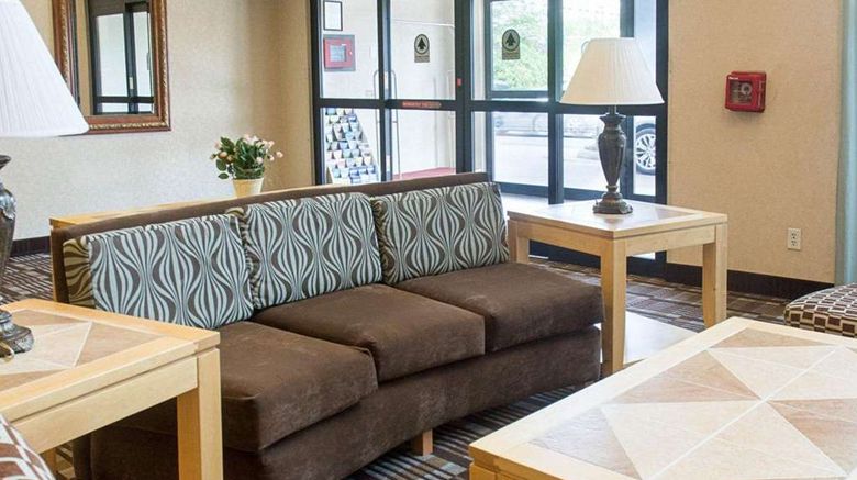 <b>Quality Inn & Suites Lobby</b>. Images powered by <a href="https://iceportal.shijigroup.com/" title="IcePortal" target="_blank">IcePortal</a>.