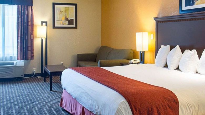 <b>Quality Inn & Suites Room</b>. Images powered by <a href="https://iceportal.shijigroup.com/" title="IcePortal" target="_blank">IcePortal</a>.
