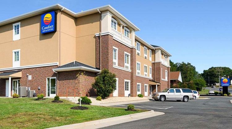 Comfort Inn and Suites Orange Montpelier Exterior
