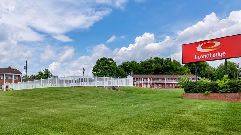 Econo Lodge Woodstock Exterior. Images powered by <a href="https://iceportal.shijigroup.com" target="_blank" rel="noopener">Ice Portal</a>.