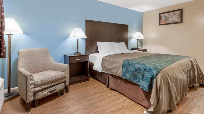 <b>Econo Lodge Woodstock Room</b>. Images powered by <a href="https://iceportal.shijigroup.com/" title="IcePortal" target="_blank">IcePortal</a>.