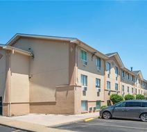 Quality Inn Chesapeake Exterior