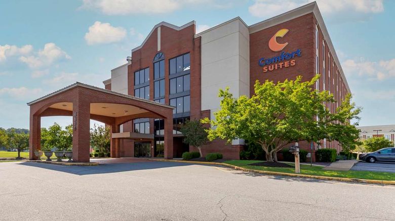 <b>Comfort Suites Fredericksburg South Exterior</b>. Images powered by <a href="https://iceportal.shijigroup.com/" title="IcePortal" target="_blank">IcePortal</a>.