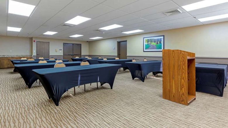<b>Comfort Suites Fredericksburg South Meeting</b>. Images powered by <a href="https://iceportal.shijigroup.com/" title="IcePortal" target="_blank">IcePortal</a>.