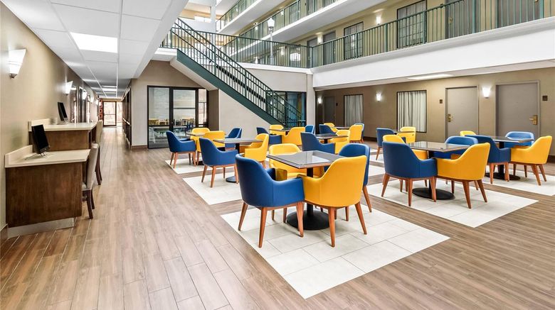 <b>Comfort Suites Near Potomac Mills Lobby</b>. Images powered by <a href="https://iceportal.shijigroup.com/" title="IcePortal" target="_blank">IcePortal</a>.