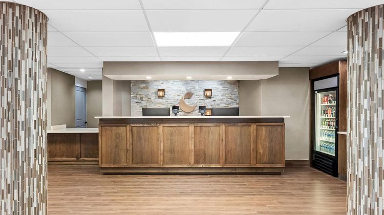 Comfort Suites Near Potomac Mills Lobby