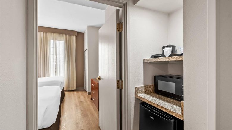 <b>Comfort Suites Near Potomac Mills Suite</b>. Images powered by <a href="https://iceportal.shijigroup.com/" title="IcePortal" target="_blank">IcePortal</a>.