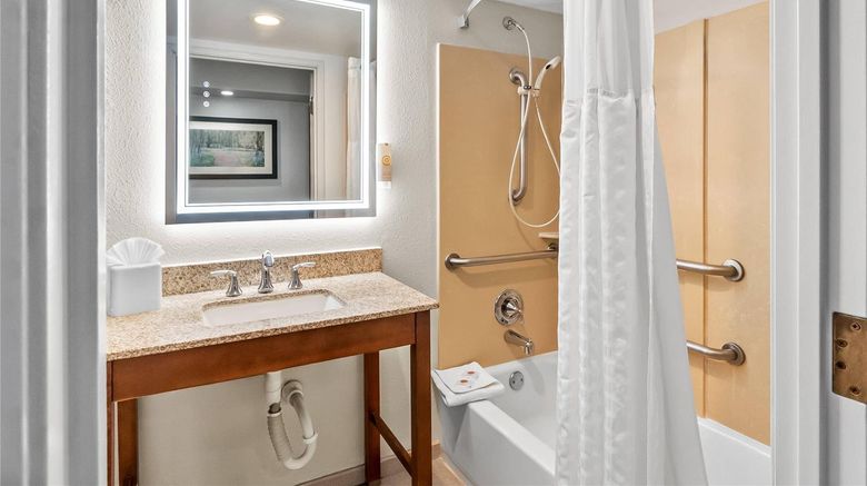 <b>Comfort Suites Near Potomac Mills Room</b>. Images powered by <a href="https://iceportal.shijigroup.com/" title="IcePortal" target="_blank">IcePortal</a>.