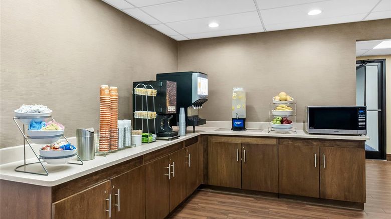 <b>Comfort Suites Near Potomac Mills Restaurant</b>. Images powered by <a href="https://iceportal.shijigroup.com/" title="IcePortal" target="_blank">IcePortal</a>.