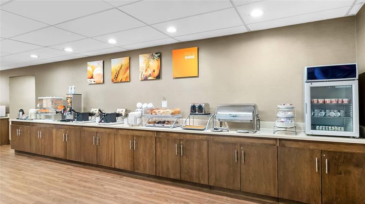 Comfort Suites Near Potomac Mills Restaurant
