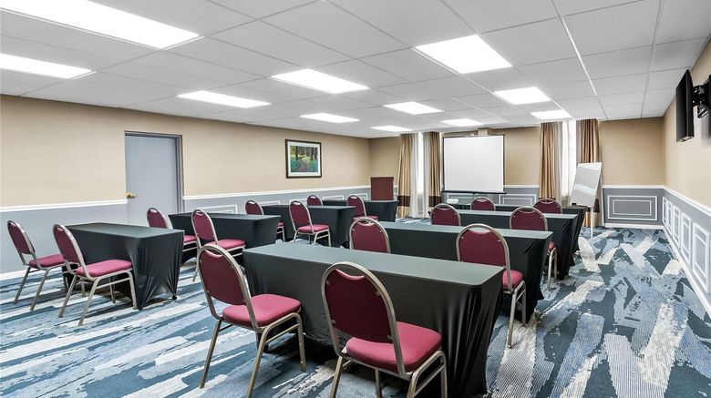 <b>Comfort Suites Near Potomac Mills Meeting</b>. Images powered by <a href="https://iceportal.shijigroup.com/" title="IcePortal" target="_blank">IcePortal</a>.