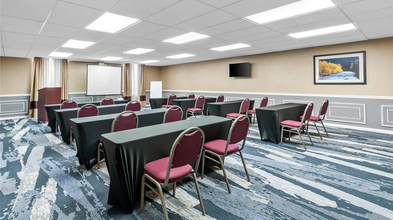 <b>Comfort Suites Near Potomac Mills Meeting</b>. Images powered by <a href="https://iceportal.shijigroup.com/" title="IcePortal" target="_blank">IcePortal</a>.