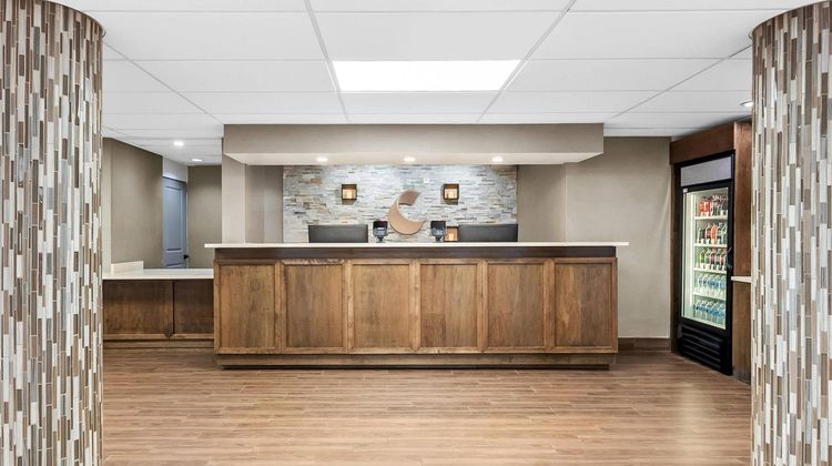 Comfort Suites Near Potomac Mills Lobby