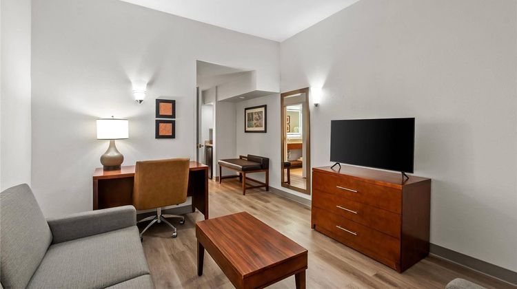 Comfort Suites Near Potomac Mills Suite