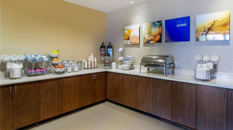 <b>Comfort Inn & Suites Lynchburg Restaurant</b>. Images powered by <a href="https://iceportal.shijigroup.com/" title="IcePortal" target="_blank">IcePortal</a>.