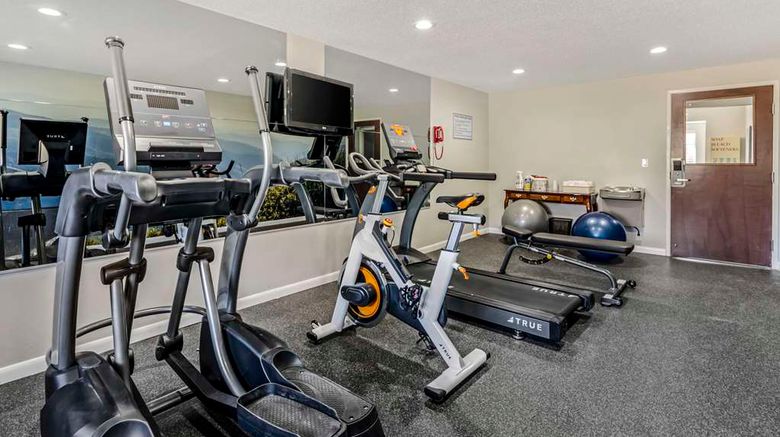 <b>Clarion Pointe Staunton East Health</b>. Images powered by <a href="https://iceportal.shijigroup.com/" title="IcePortal" target="_blank">IcePortal</a>.