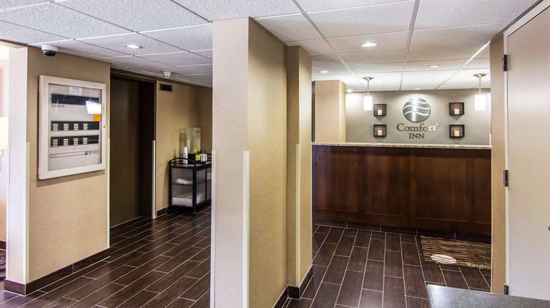 <b>Quality Inn Newport News Lobby</b>. Images powered by <a href="https://iceportal.shijigroup.com/" title="IcePortal" target="_blank">IcePortal</a>.