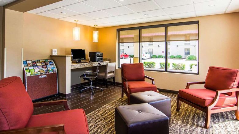 <b>Quality Inn Newport News Lobby</b>. Images powered by <a href="https://iceportal.shijigroup.com/" title="IcePortal" target="_blank">IcePortal</a>.