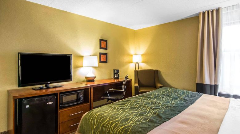 <b>Quality Inn Newport News Room</b>. Images powered by <a href="https://iceportal.shijigroup.com/" title="IcePortal" target="_blank">IcePortal</a>.