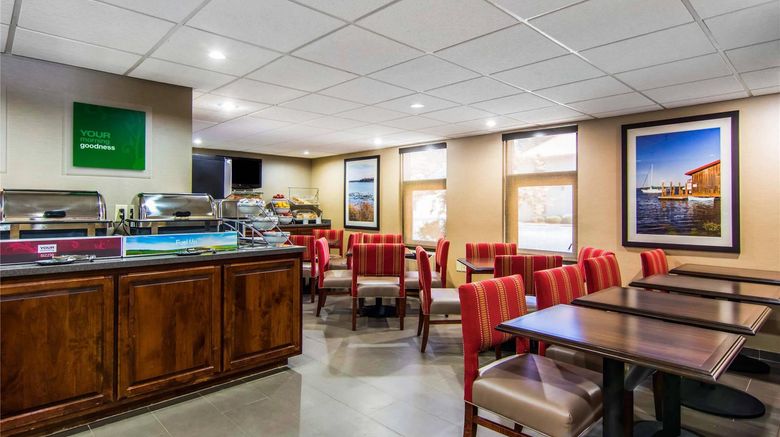 <b>Quality Inn Newport News Restaurant</b>. Images powered by <a href="https://iceportal.shijigroup.com/" title="IcePortal" target="_blank">IcePortal</a>.