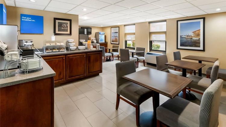 Quality Inn Newport News Restaurant