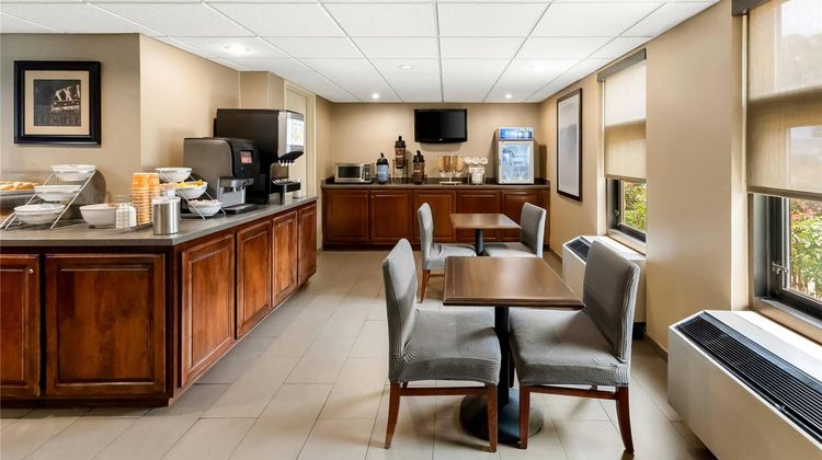 Quality Inn Newport News Restaurant