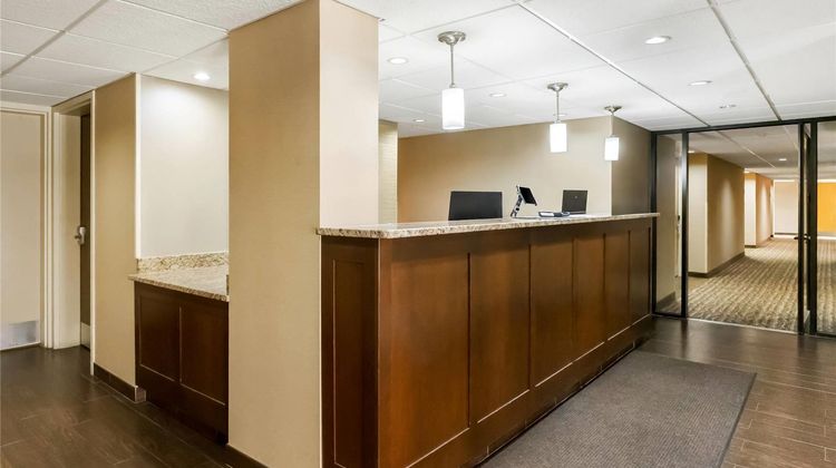 Quality Inn Newport News Lobby