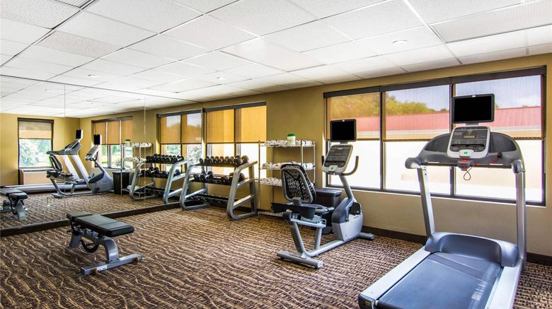 <b>Quality Inn Newport News Health</b>. Images powered by <a href="https://iceportal.shijigroup.com/" title="IcePortal" target="_blank">IcePortal</a>.